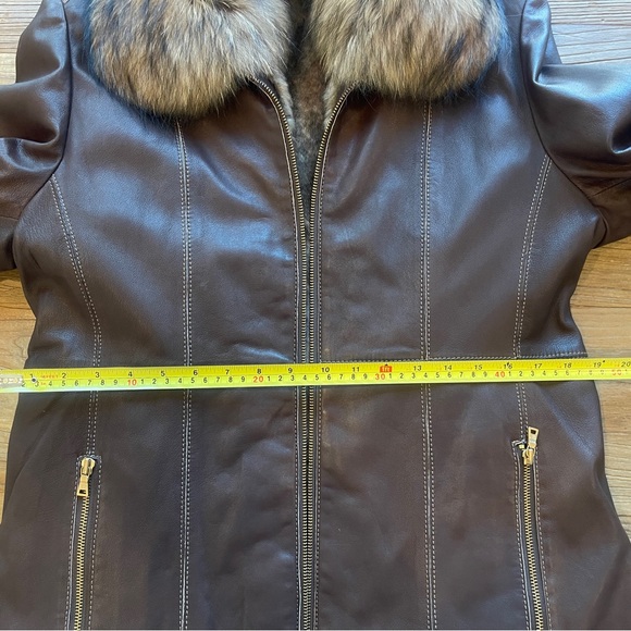 Fur Lined Leather Jacket With Gorgeous Fox Collar. - Picture 11 of 15